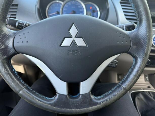 mitsubishi-l200-diesel-2010-big-23