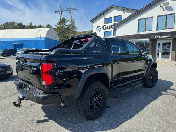 chevrolet-colorado-bensin-2025-big-45