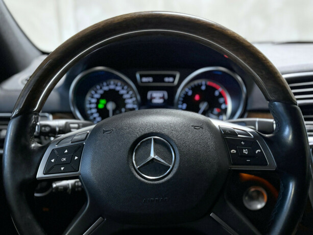 mercedes-benz-gl-diesel-2013-big-21