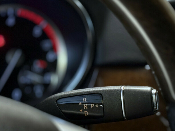 mercedes-benz-gl-diesel-2013-big-23