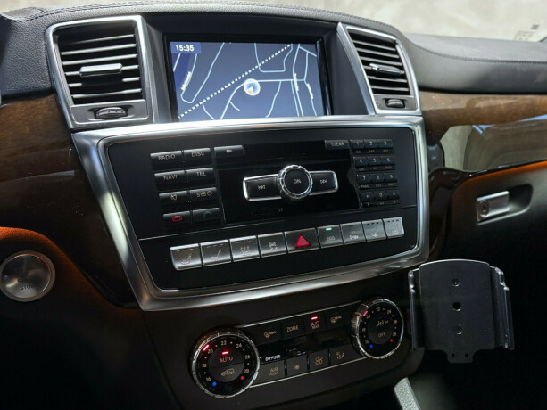 mercedes-benz-gl-diesel-2013-big-12