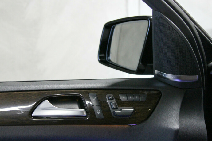 mercedes-benz-gl-diesel-2013-big-27