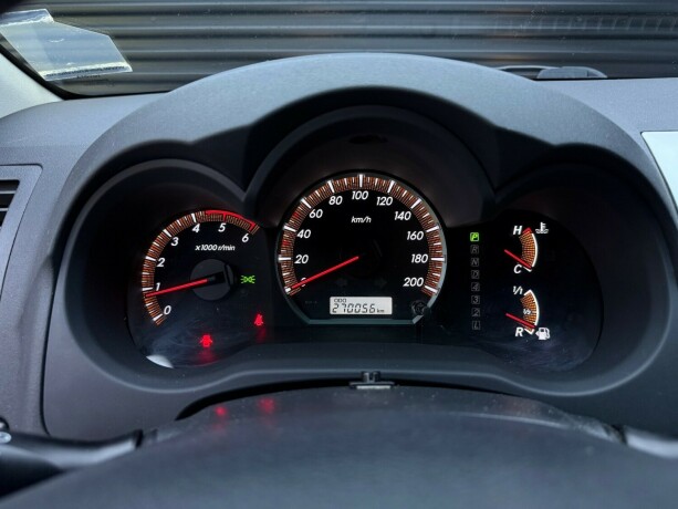 toyota-hilux-diesel-2012-big-20