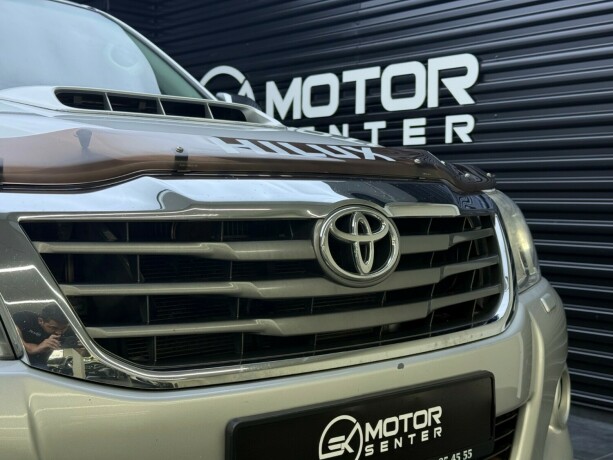 toyota-hilux-diesel-2012-big-4
