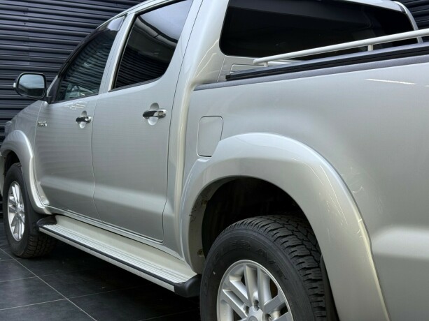 toyota-hilux-diesel-2012-big-11