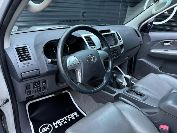 toyota-hilux-diesel-2012-big-16