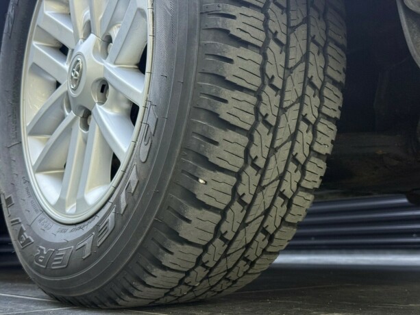 toyota-hilux-diesel-2012-big-13