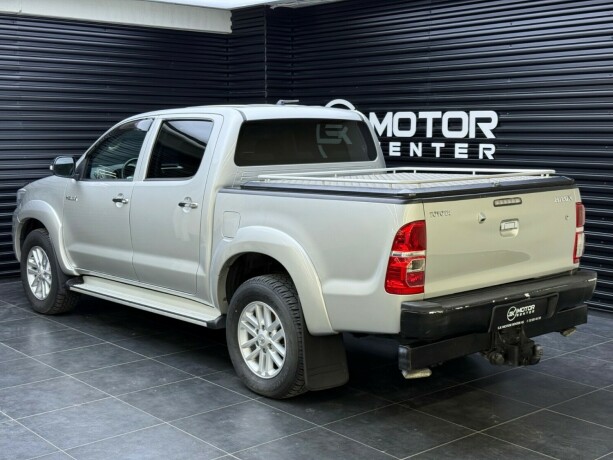 toyota-hilux-diesel-2012-big-1