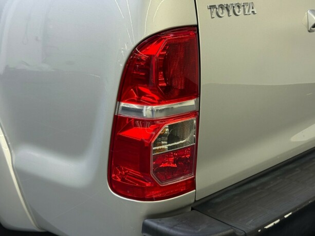 toyota-hilux-diesel-2012-big-7
