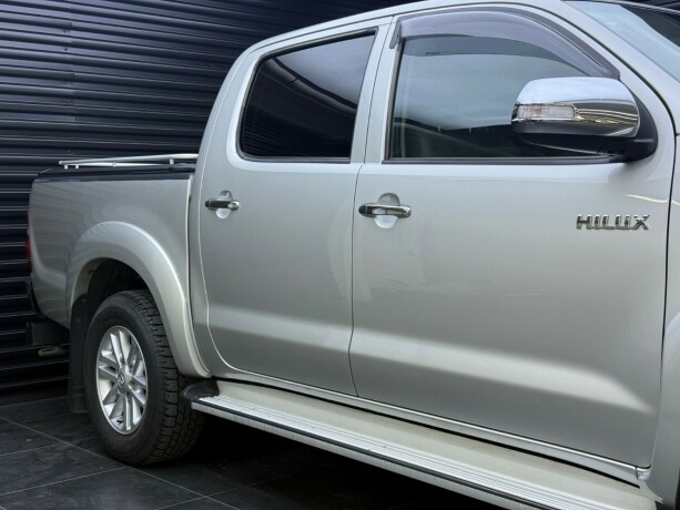 toyota-hilux-diesel-2012-big-5