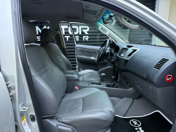 toyota-hilux-diesel-2012-big-29