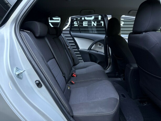 toyota-avensis-bensin-2017-big-29
