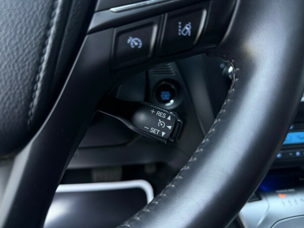 toyota-avensis-bensin-2017-big-15