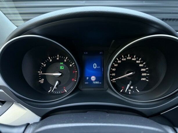 toyota-avensis-bensin-2017-big-16