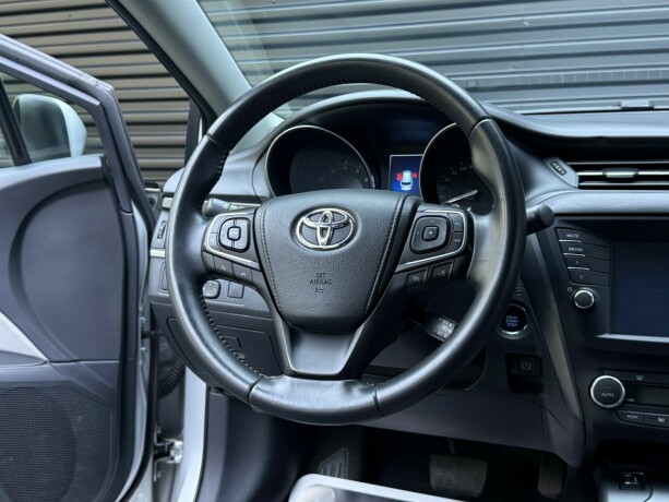 toyota-avensis-bensin-2017-big-13