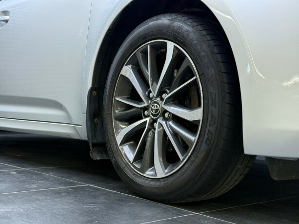 toyota-avensis-bensin-2017-big-8