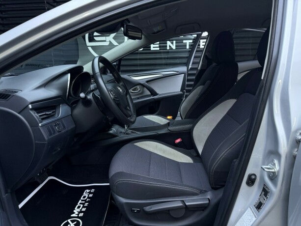 toyota-avensis-bensin-2017-big-26