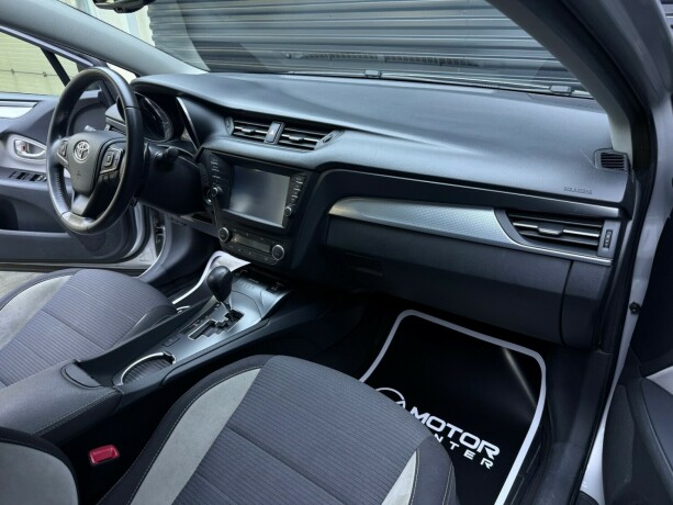 toyota-avensis-bensin-2017-big-12