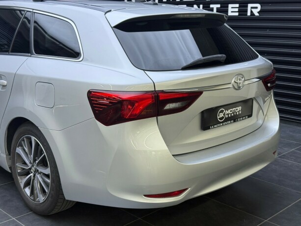 toyota-avensis-bensin-2017-big-6