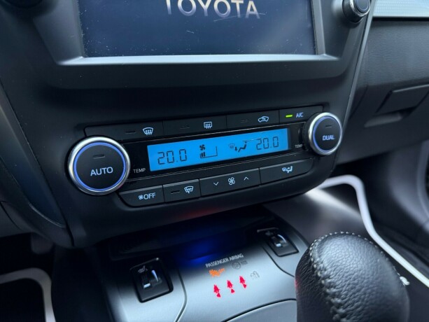 toyota-avensis-bensin-2017-big-23