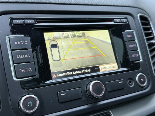 volkswagen-sharan-diesel-2013-big-19