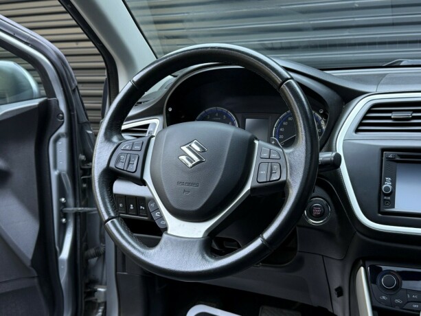 suzuki-sx4-s-cross-bensin-2014-big-13