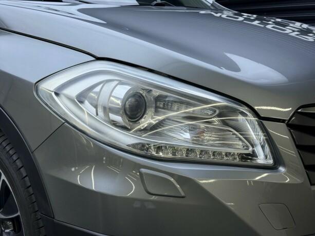 suzuki-sx4-s-cross-bensin-2014-big-3