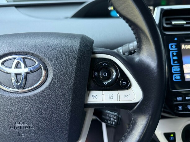 toyota-prius-elektrisitetbensin-2017-big-15