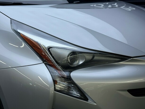 toyota-prius-elektrisitetbensin-2017-big-3