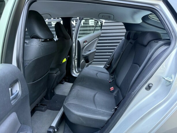 toyota-prius-elektrisitetbensin-2017-big-28