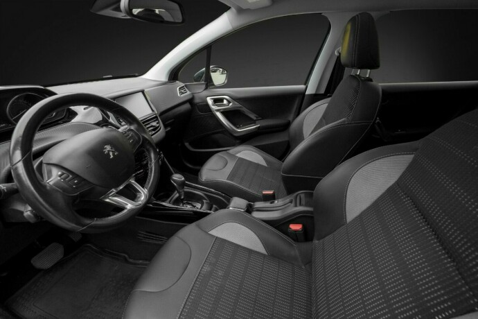 peugeot-2008-bensin-2018-big-9