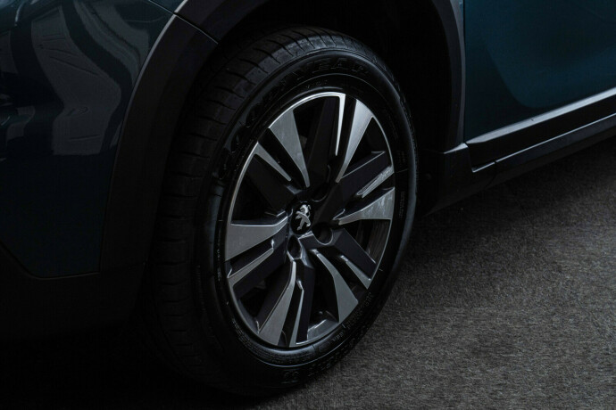 peugeot-2008-bensin-2018-big-2