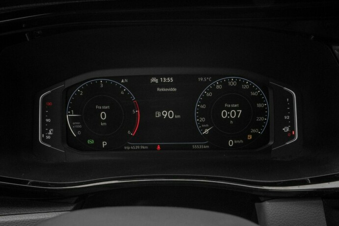 volkswagen-transporter-diesel-2022-big-15