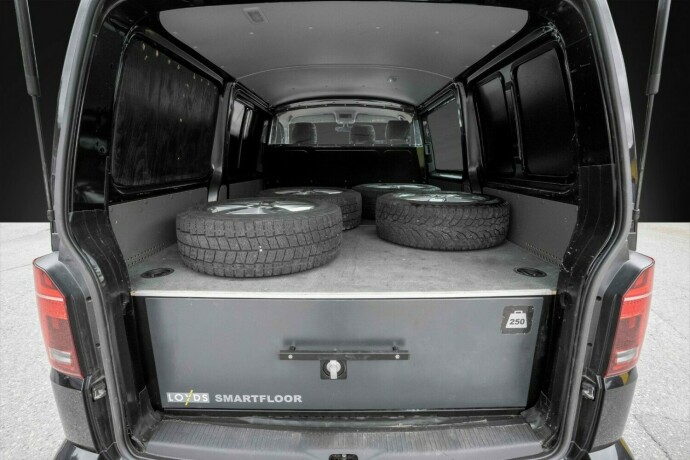 volkswagen-transporter-diesel-2022-big-20