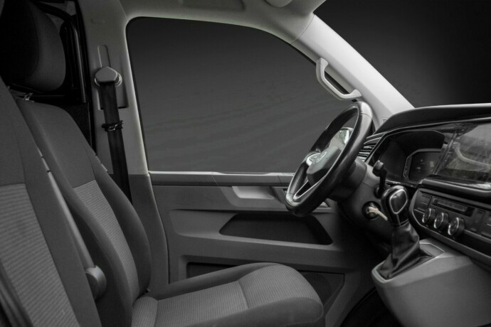 volkswagen-transporter-diesel-2022-big-22