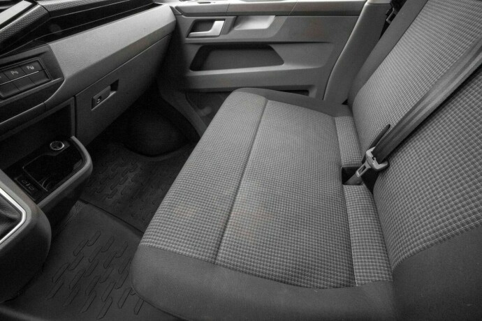 volkswagen-transporter-diesel-2022-big-12