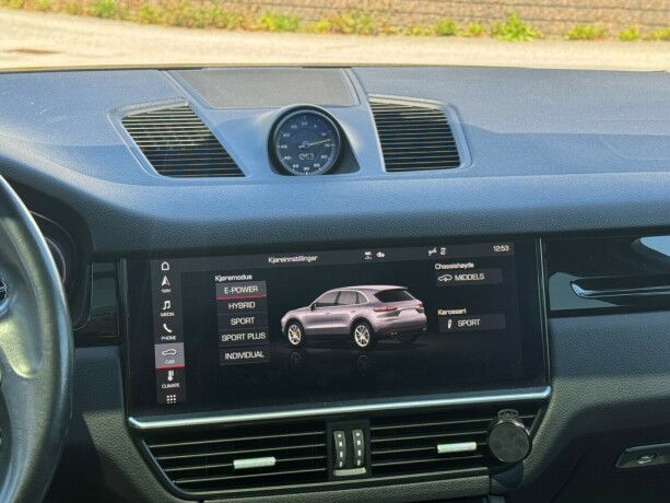 porsche-cayenne-elektrisitetbensin-2019-big-8