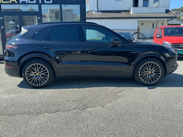 porsche-cayenne-elektrisitetbensin-2019-big-5