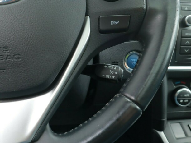 toyota-auris-bensin-2013-big-12