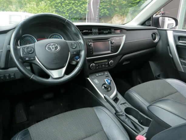 toyota-auris-bensin-2013-big-5