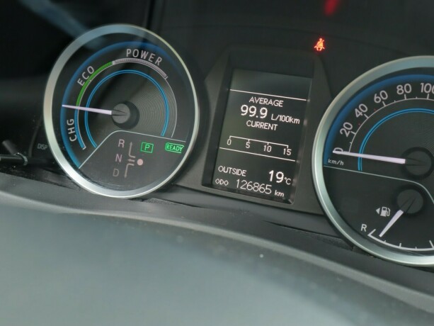 toyota-auris-bensin-2013-big-17