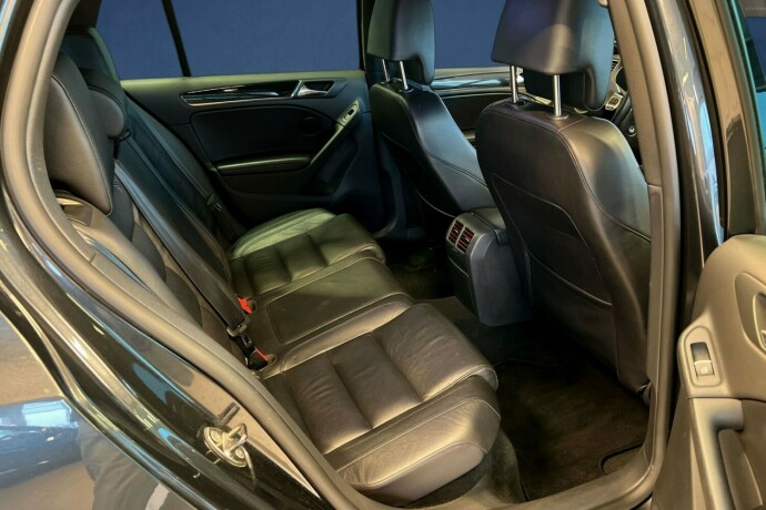 volkswagen-golf-bensin-2012-big-12