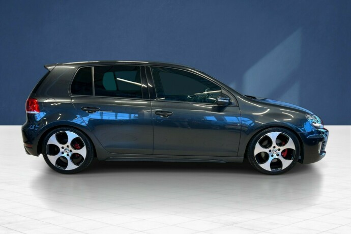 volkswagen-golf-bensin-2012-big-5