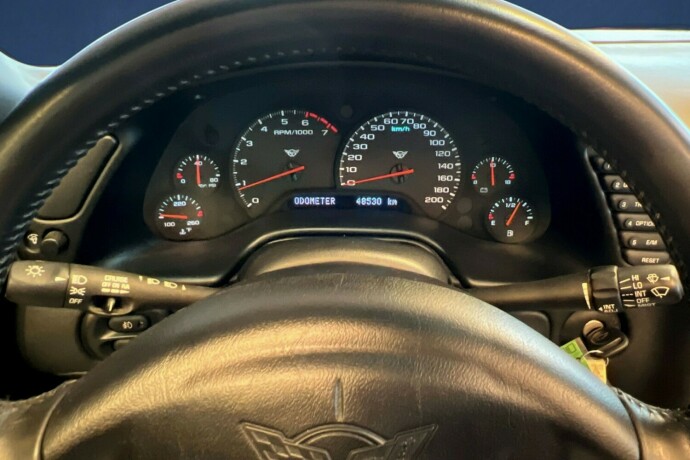 chevrolet-corvette-bensin-1998-big-16