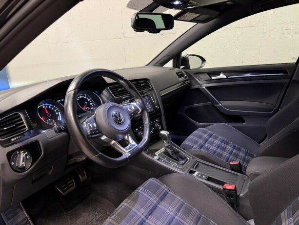 volkswagen-golf-elektrisitetbensin-2016-big-12
