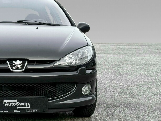 peugeot-206-bensin-2006-big-3