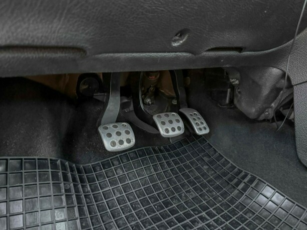 peugeot-206-bensin-2006-big-20