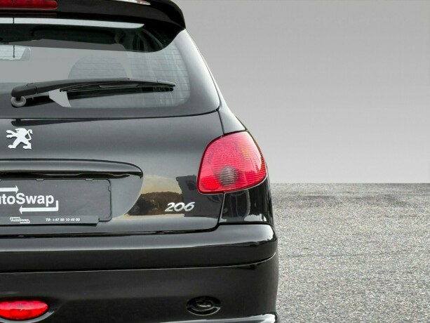 peugeot-206-bensin-2006-big-13