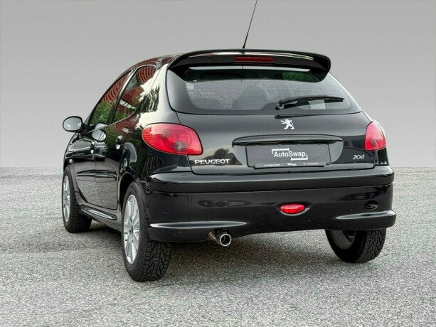 peugeot-206-bensin-2006-big-11