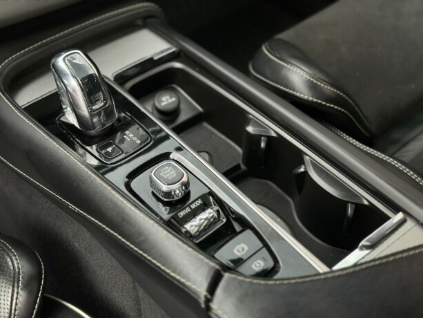 volvo-xc-90-elektrisitetbensin-2019-big-23